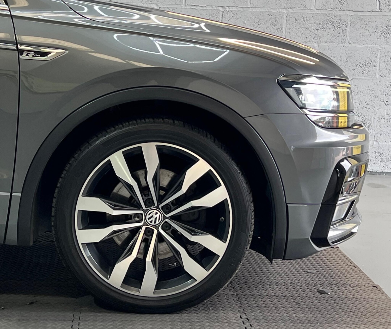 Used Volkswagen Tiguan 2018 for sale - 76753297: Photo 4