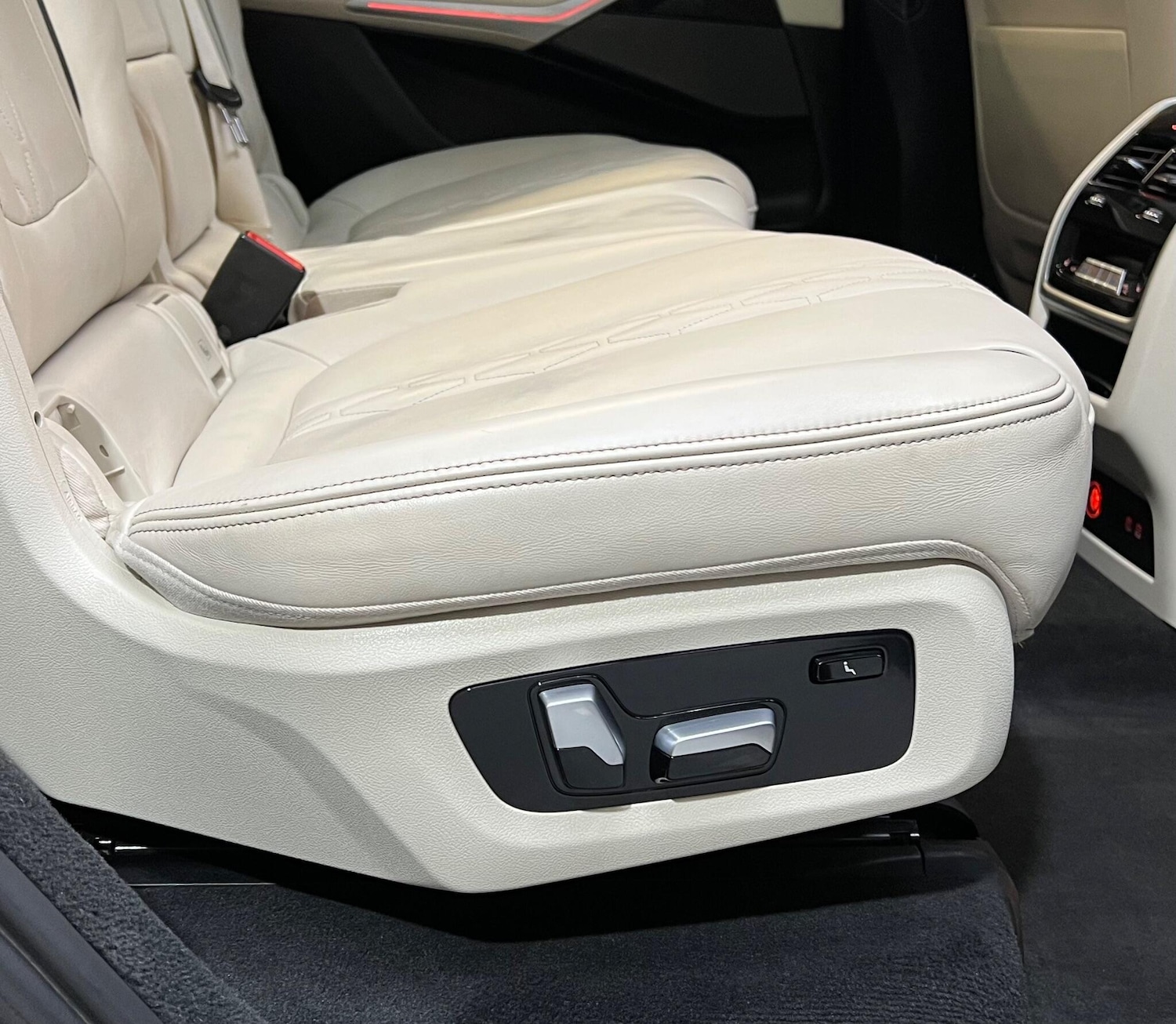 Used BMW X7 2022 for sale - 76021022: Photo 31