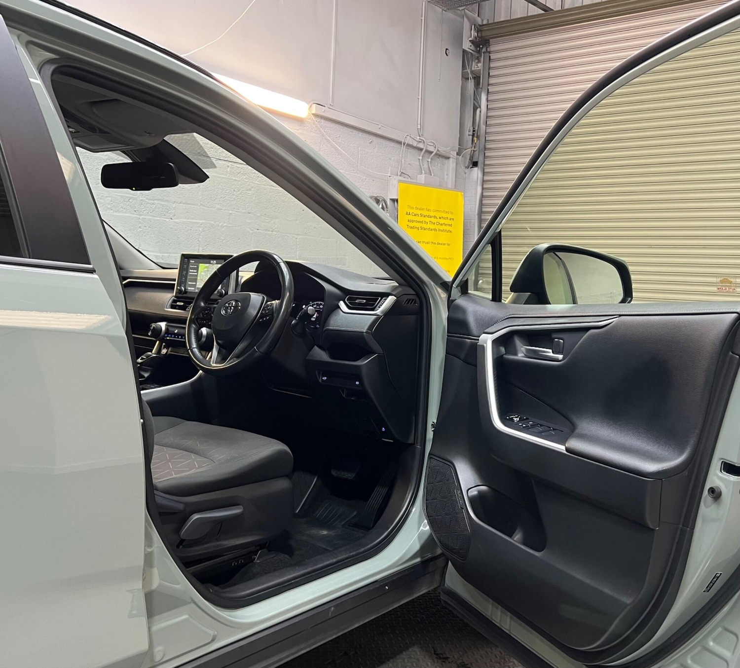 Used Toyota RAV4 2020 for sale - 76377533: Photo 12