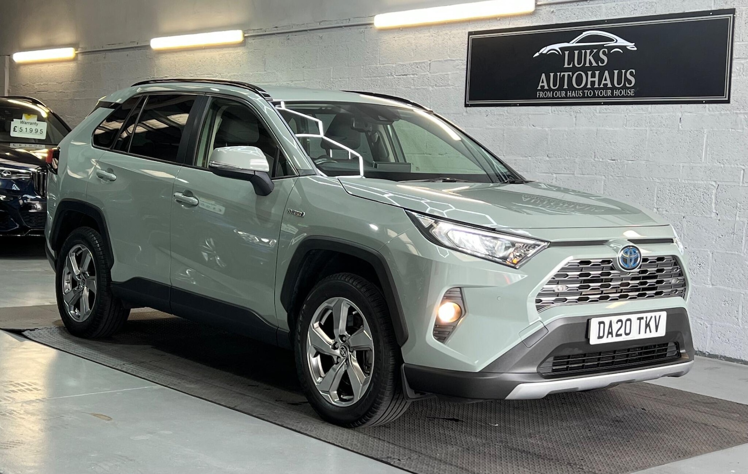 Used Toyota RAV4 2020 for sale - 76377533: Photo 2