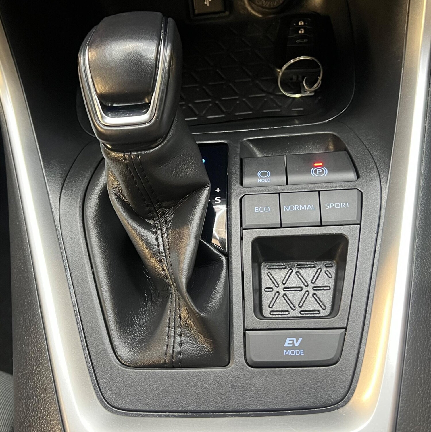 Used Toyota RAV4 2020 for sale - 76377533: Photo 28