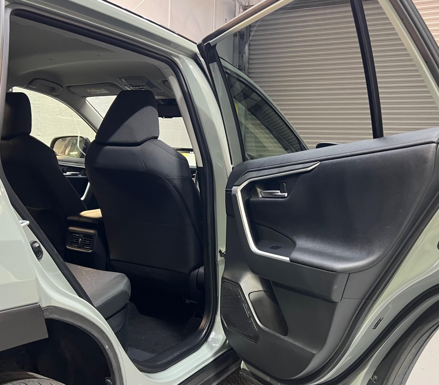 Used Toyota RAV4 2020 for sale - 76377533: Photo 30