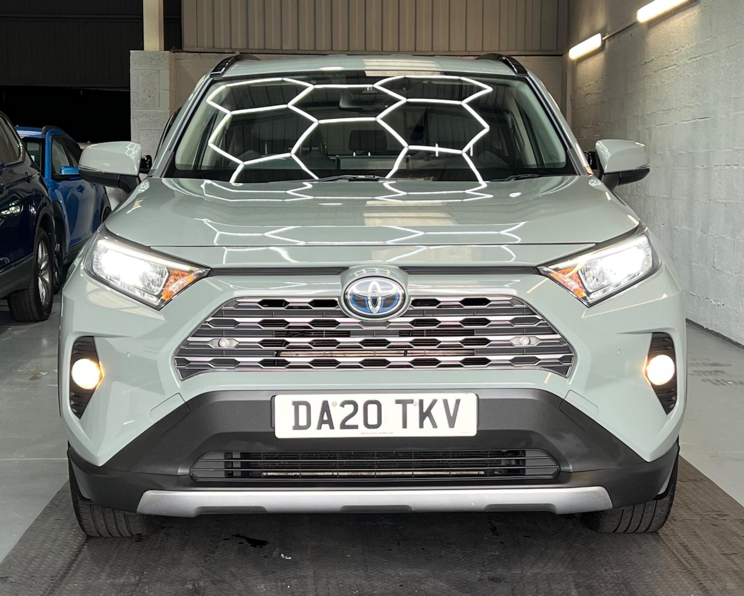 Used Toyota RAV4 2020 for sale - 76377533: Photo 8