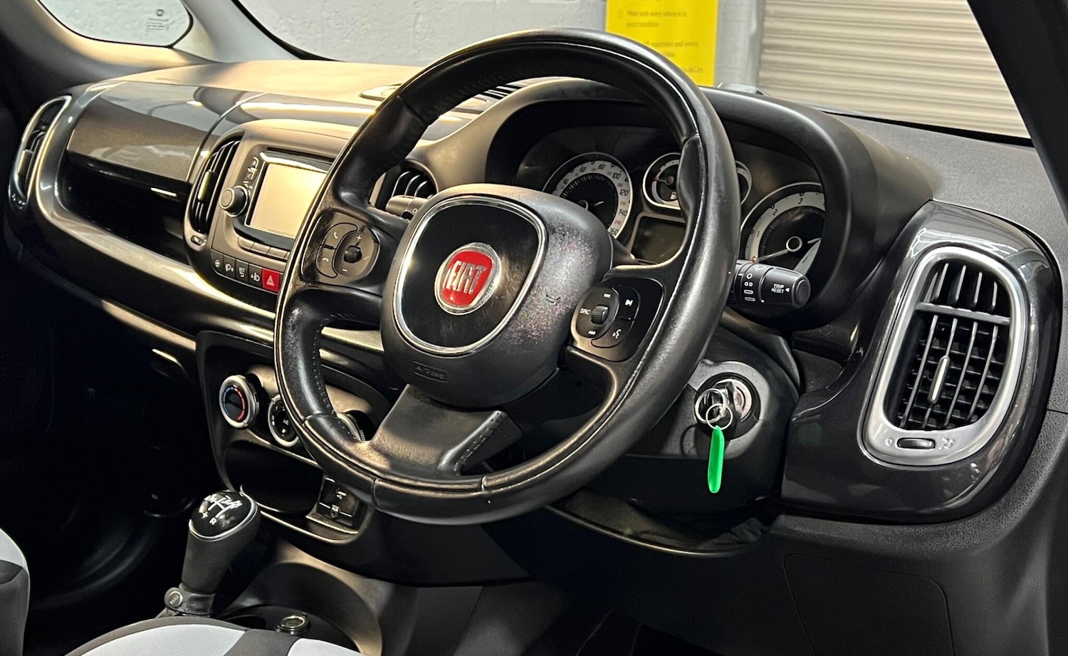 Used Fiat 500L 2014 for sale - 76850331: Photo 22