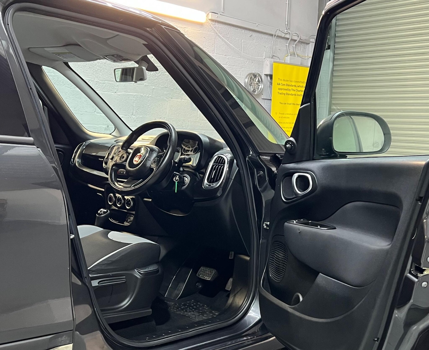 Used Fiat 500L 2014 for sale - 76850331: Photo 24