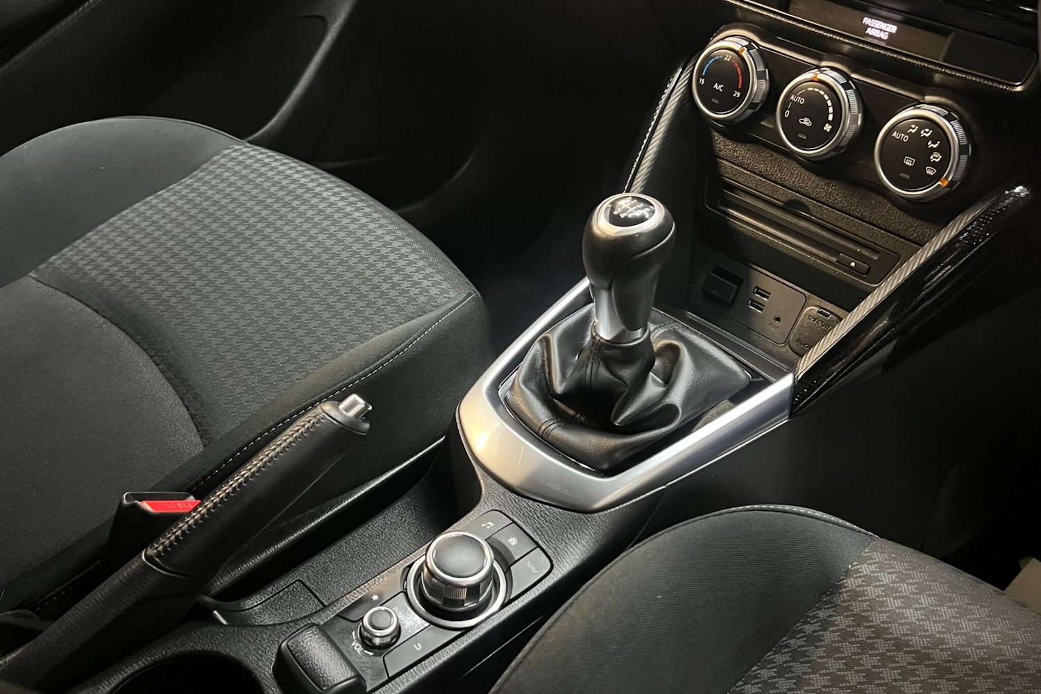 Used Mazda Mazda2 2017 for sale - 76592736: Photo 9