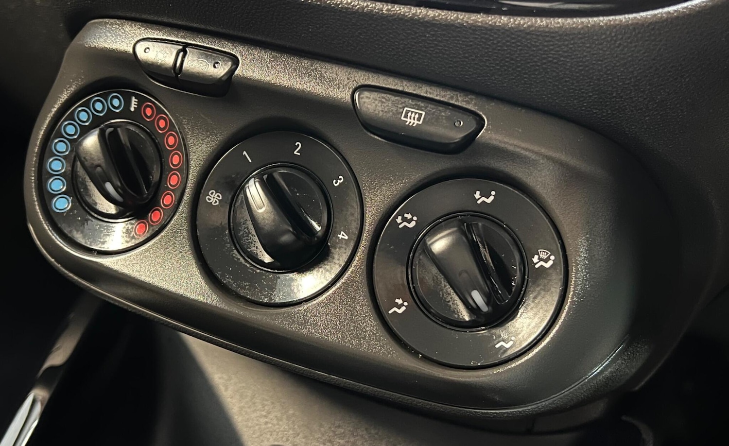 Used Vauxhall ADAM 2018 for sale - 77396557: Photo 16