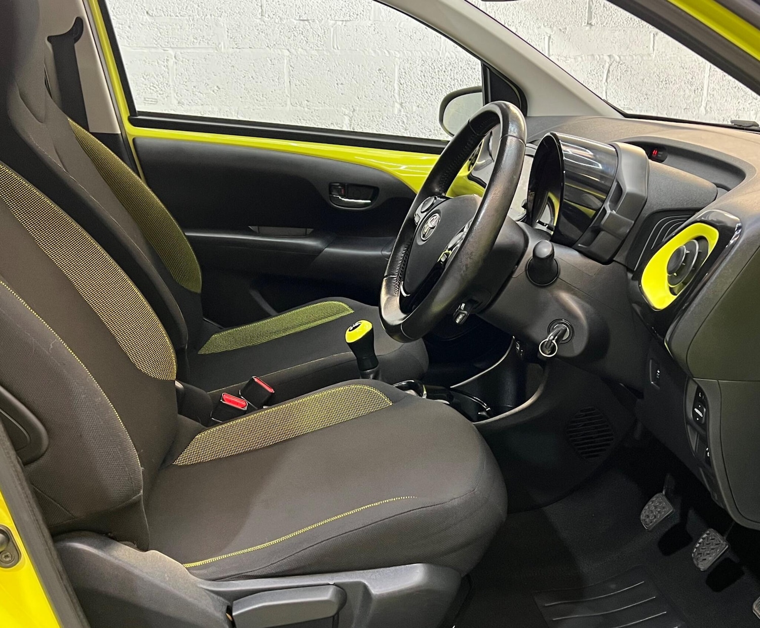 Used Toyota AYGO 2017 for sale - 76440910: Photo 8