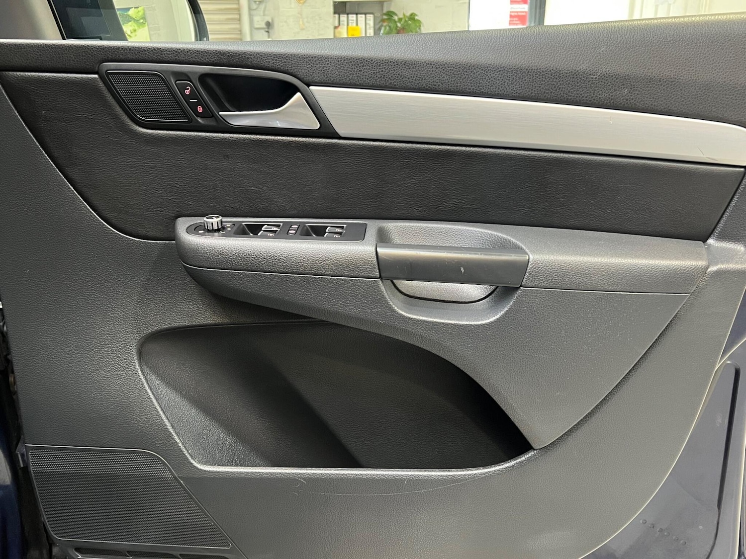 Used Volkswagen Sharan for sale - 78205327: Photo 23