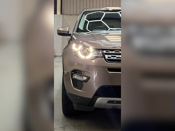 Used Land Rover Discovery Sport 2017 for sale - 79034217: Photo