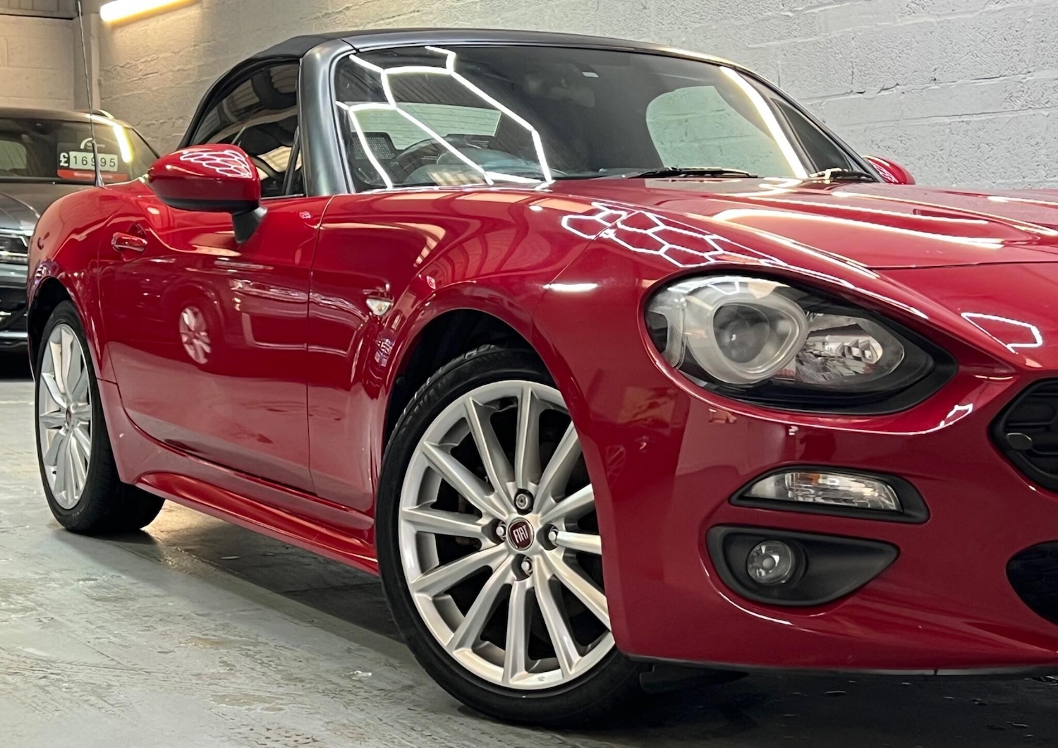 Used Fiat 124 Spider 2017 for sale - 77632951: Photo 6