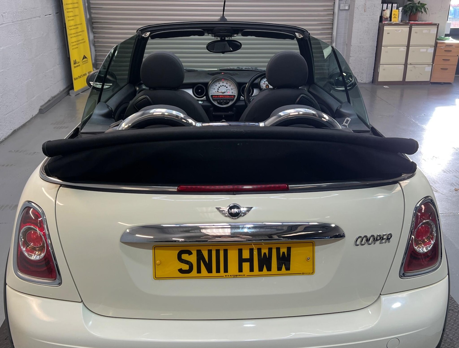 Used MINI Convertible 2011 for sale - 76440702: Photo 10