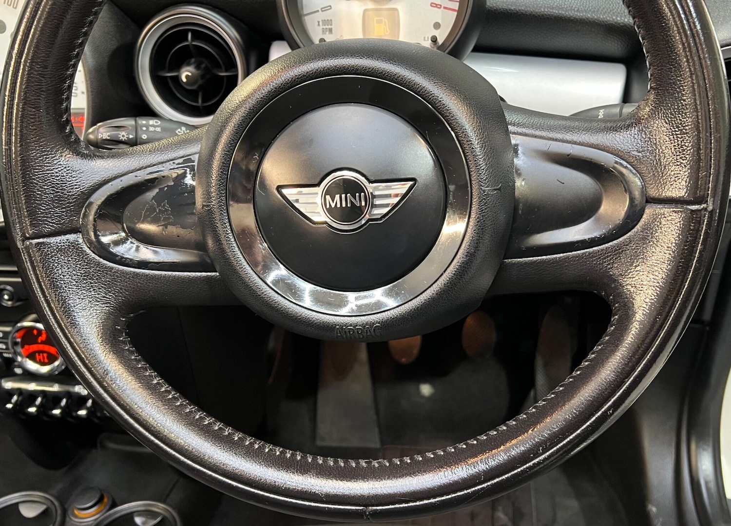 Used MINI Convertible 2011 for sale - 76440702: Photo 16