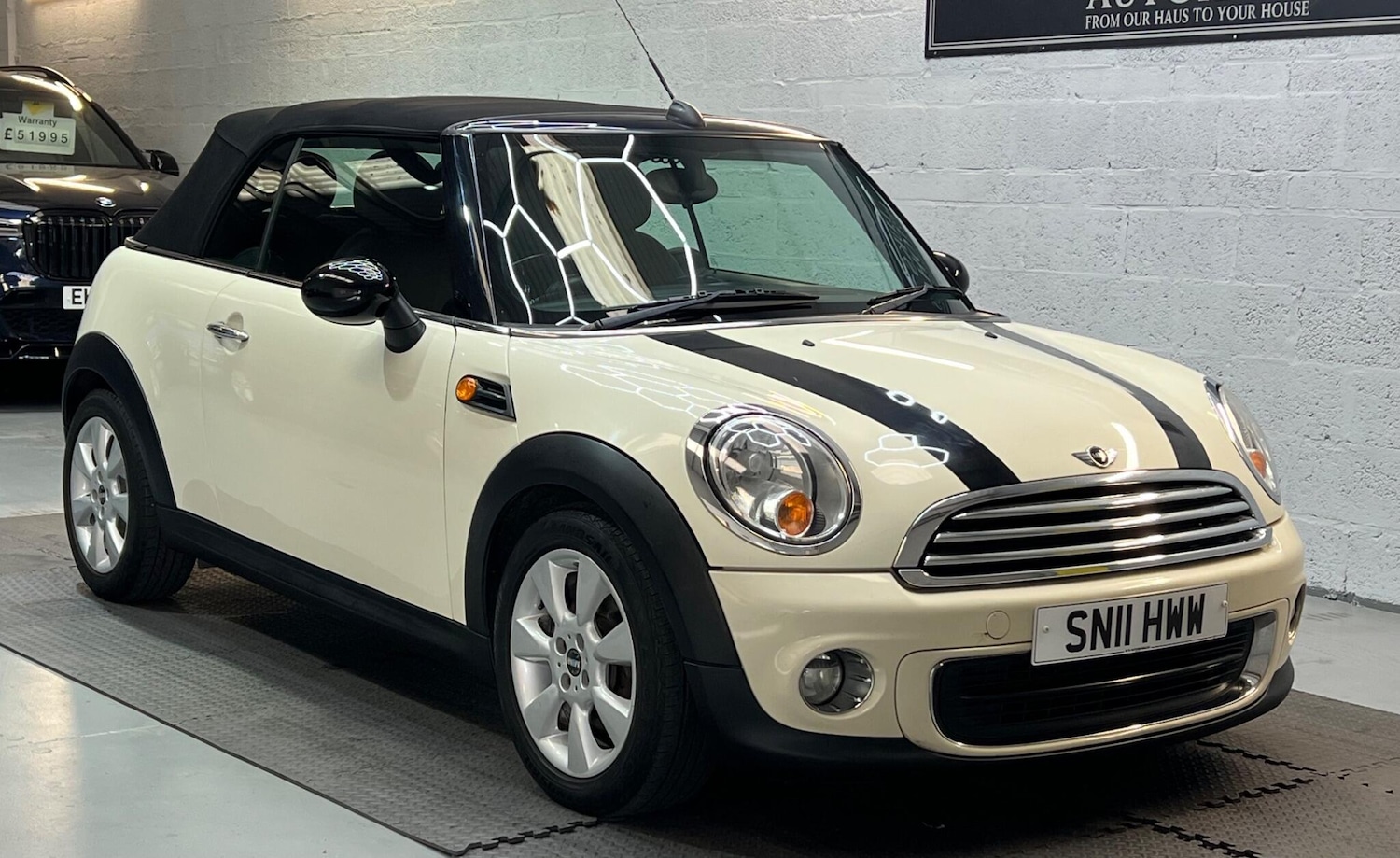 Used MINI Convertible 2011 for sale - 76440702: Photo 2