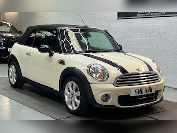 Used MINI Convertible 2011 for sale - 76440702: Photo