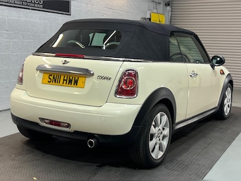 Used MINI Convertible 2011 for sale - 76440702: Photo