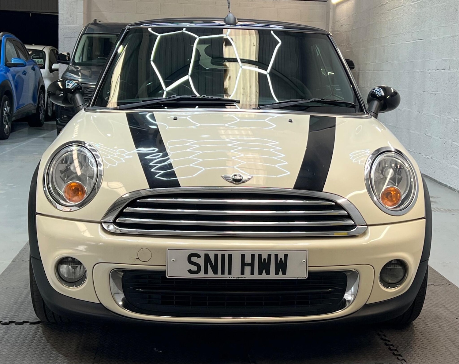 Used MINI Convertible 2011 for sale - 76440702: Photo 8
