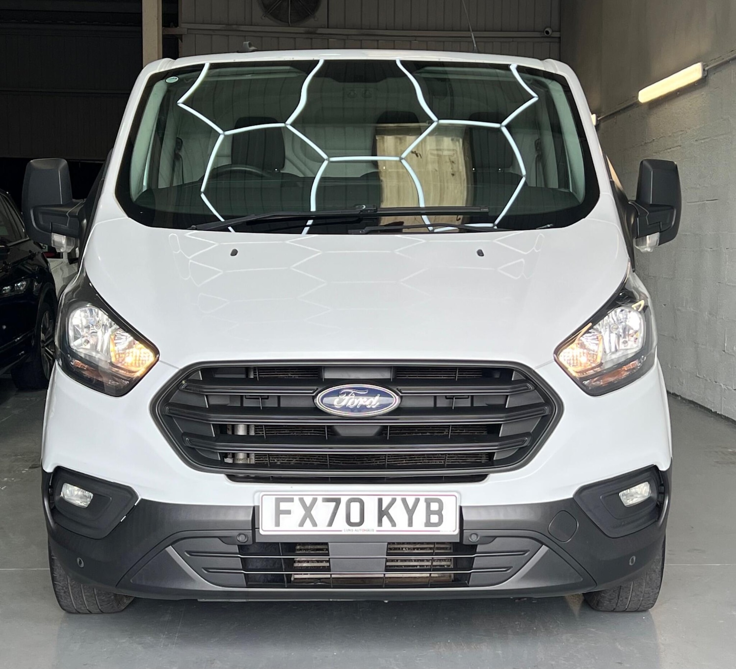 Used Ford Transit Custom for sale - 78136244: Photo 2