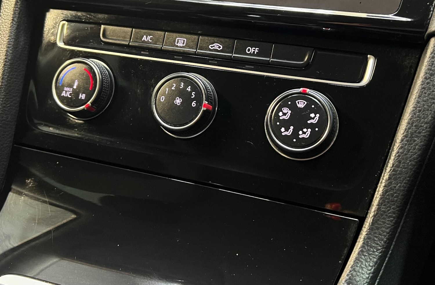 Used Volkswagen Golf 2017 for sale - 77793794: Photo 24