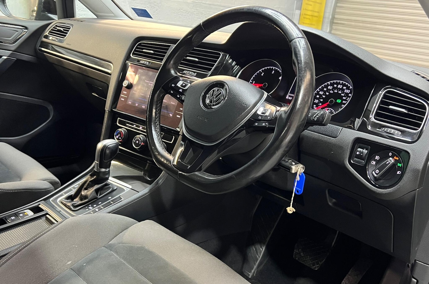 Used Volkswagen Golf 2017 for sale - 77793794: Photo 39