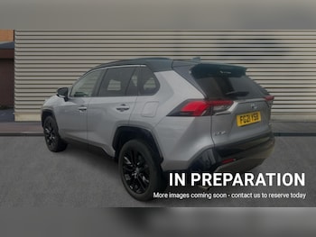 Used Toyota RAV4 2021 for sale - 76312172: Photo 2