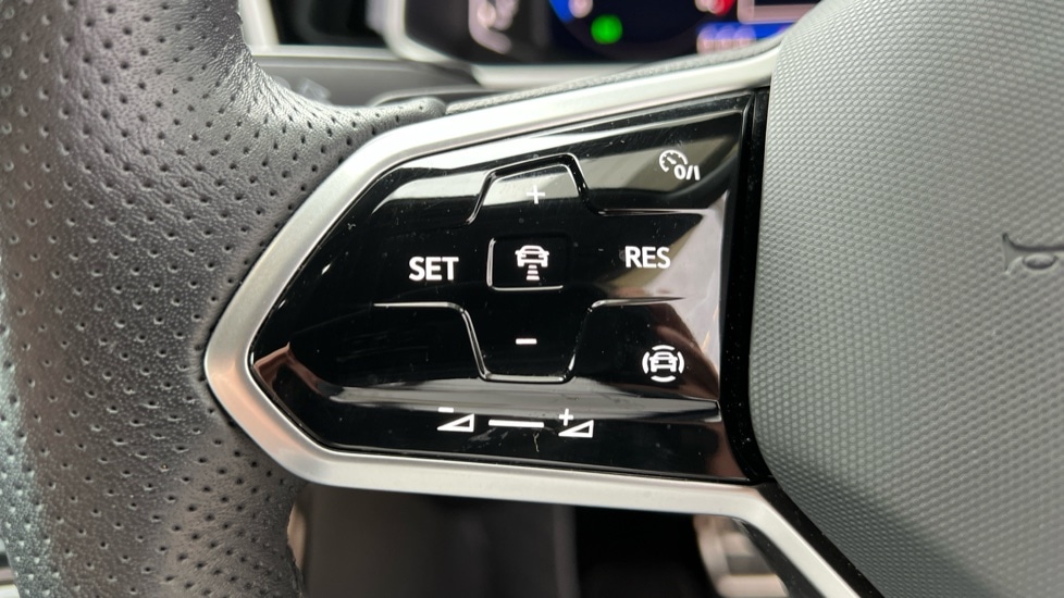 Used Volkswagen T-Roc 2023 for sale - 76575075: Photo 23