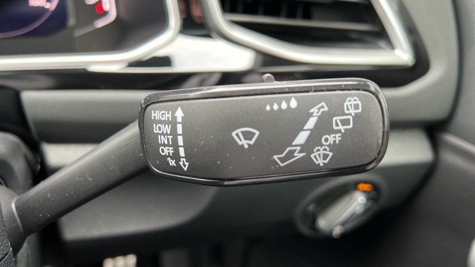 Used Volkswagen T-Roc 2023 for sale - 76575075: Photo 24