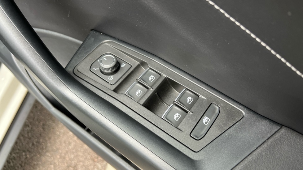 Used Volkswagen T-Roc 2023 for sale - 76575075: Photo 31