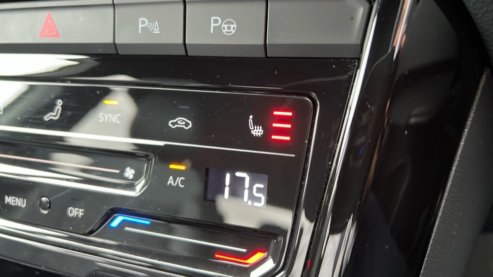 Used Volkswagen T-Roc 2023 for sale - 76575075: Photo 34