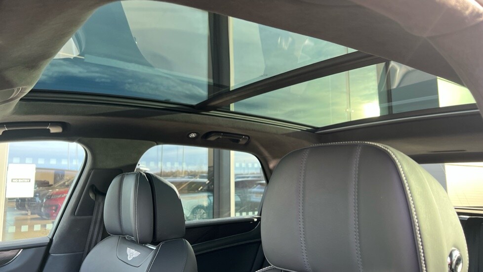 Used Bentley Bentayga 2019 for sale - 76941099: Photo 31