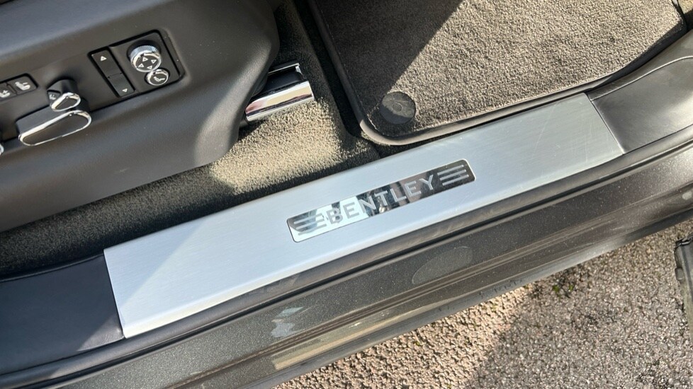 Used Bentley Bentayga 2019 for sale - 76941099: Photo 37