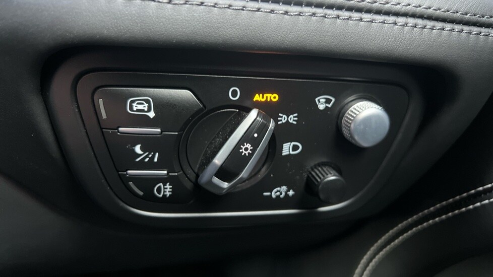 Used Bentley Bentayga 2019 for sale - 76941099: Photo 38