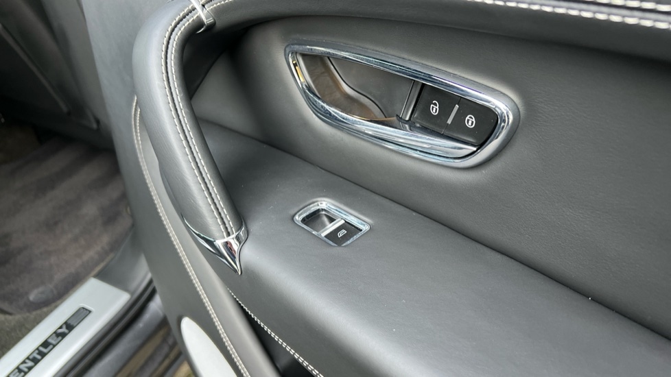 Used Bentley Bentayga 2019 for sale - 76941099: Photo 46
