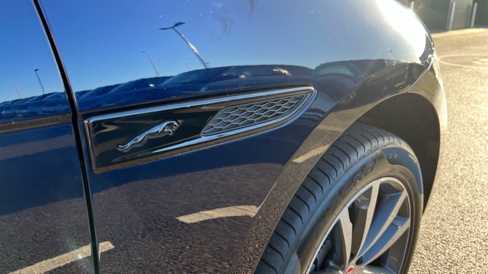 Used Jaguar F-Pace 2022 for sale - 76873744: Photo 21