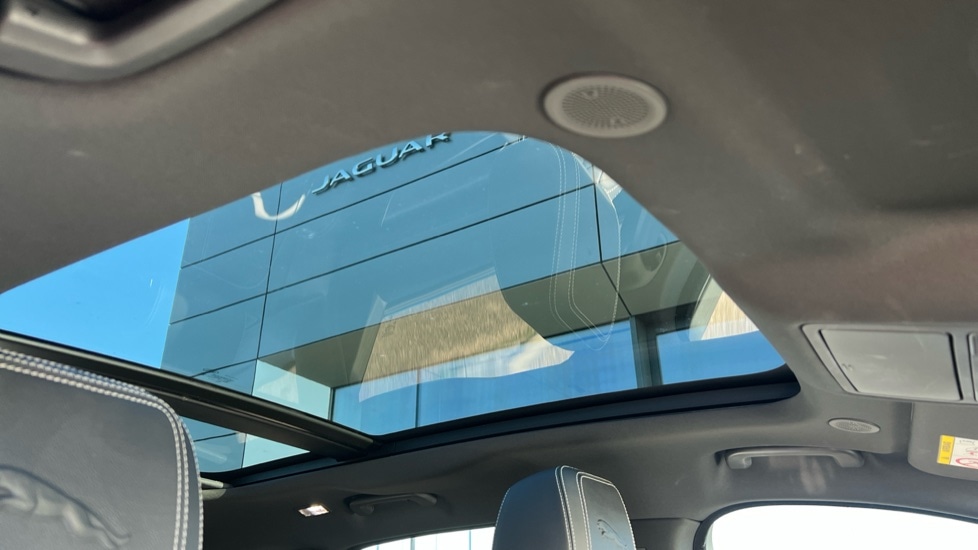 Used Jaguar F-Pace 2022 for sale - 76873744: Photo 35