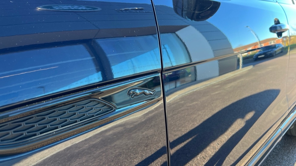 Used Jaguar F-Pace 2022 for sale - 76873744: Photo 42