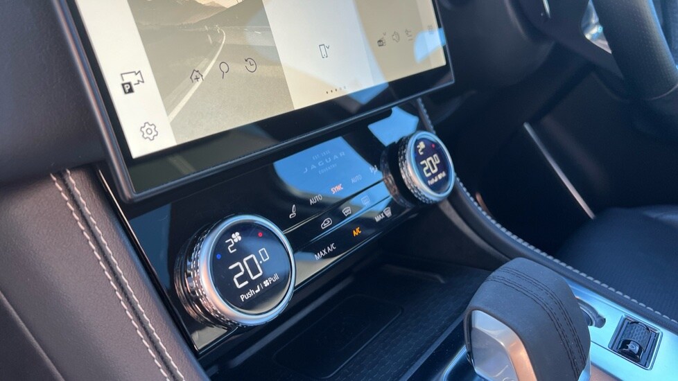 Used Jaguar F-Pace 2022 for sale - 76873744: Photo 44