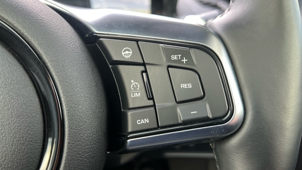 Used Jaguar F-Type 2020 for sale - 76589832: Photo 37