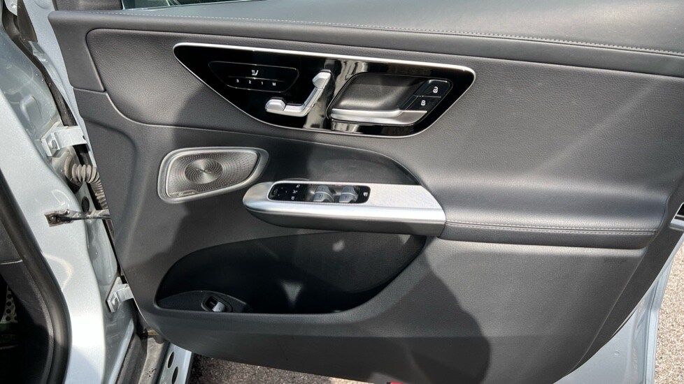 Used Mercedes-Benz GLC 2023 for sale - 76140088: Photo 30