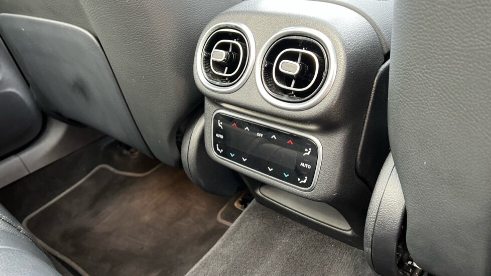 Used Mercedes-Benz GLC 2023 for sale - 76140088: Photo 48