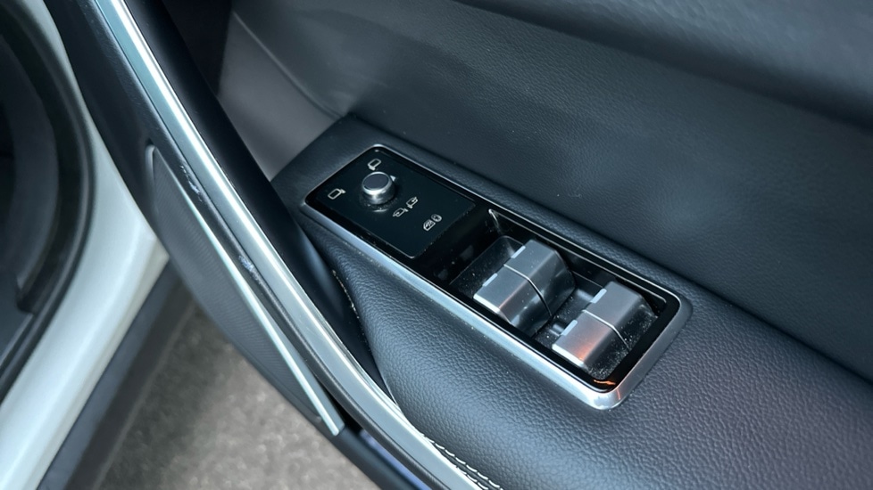 Used Jaguar F-Pace 2022 for sale - 76062118: Photo 35