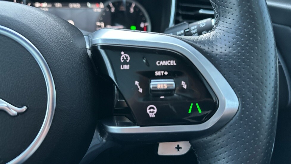 Used Jaguar F-Pace 2022 for sale - 76062118: Photo 37
