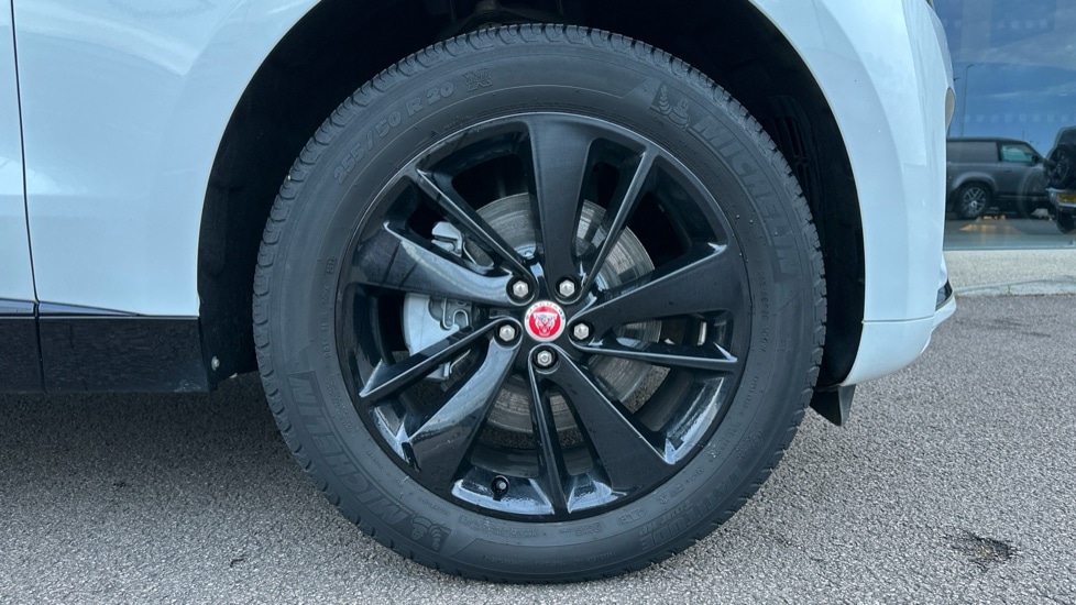 Used Jaguar F-Pace 2022 for sale - 76062118: Photo 8