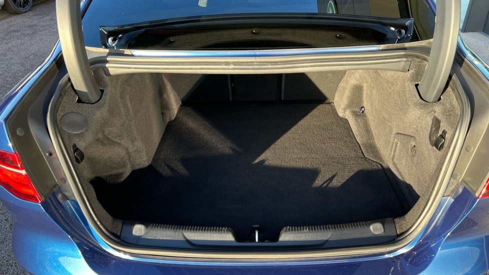 Used Jaguar XE 2021 for sale - 76872245: Photo 10