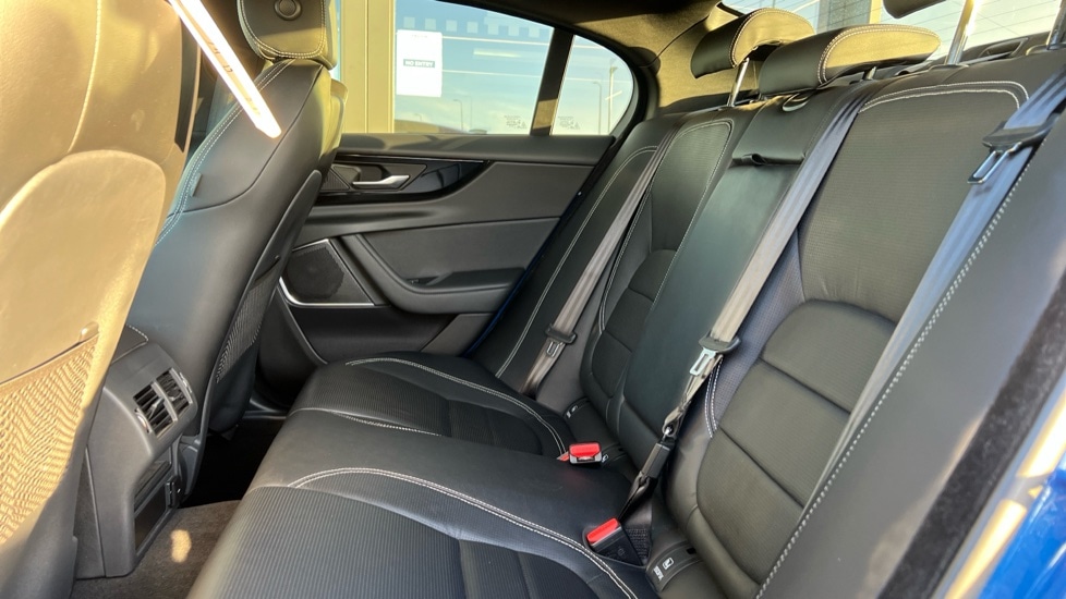 Used Jaguar XE 2021 for sale - 76872245: Photo 4