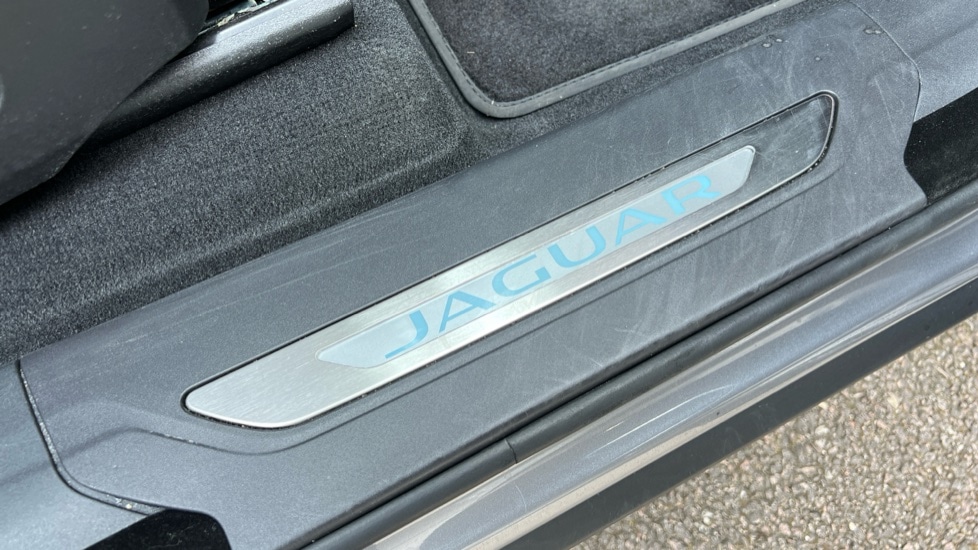Used Jaguar F-Pace 2021 for sale - 76095889: Photo 23