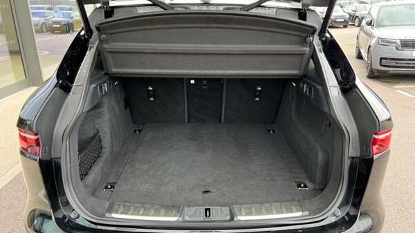 Used Jaguar F-Pace 2023 for sale - 76208823: Photo 10