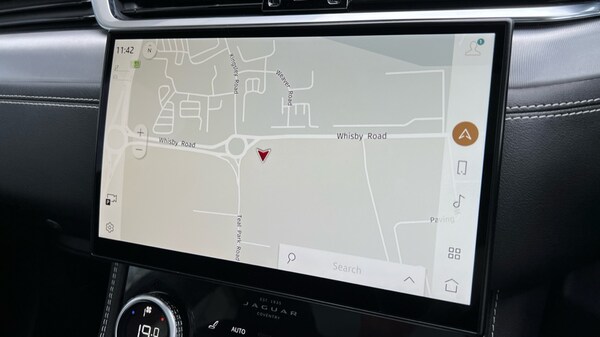 Used Jaguar F-Pace 2023 for sale - 76208823: Photo 11