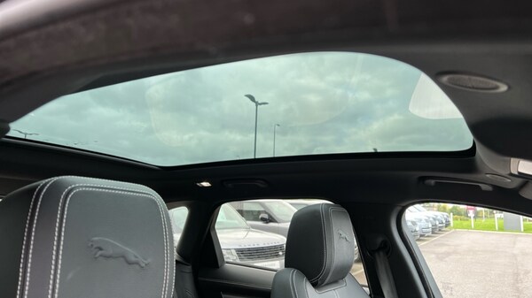 Used Jaguar F-Pace 2023 for sale - 76208823: Photo 21
