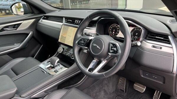 Used Jaguar F-Pace 2023 for sale - 76208823: Photo 32